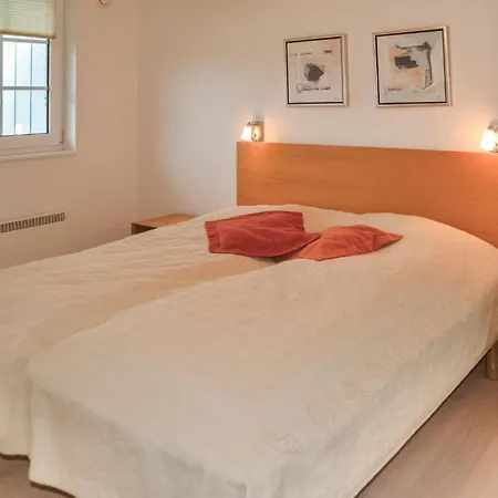 Lonne Holiday home Norre Nebel