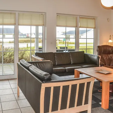 4 Bedroom Cozy In Norre Nebel